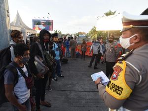 Pemudik dari Bali Masuk Banyuwangi Berbekal Surat Sehat Rp 25 Ribu