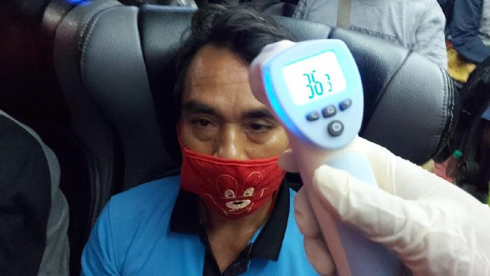 Tiga bus dari Jakarta menuju Bangkalan, Madura dihentikan petugas Sat PJR Jatim