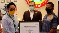 Bank Mandiri mengalokasikan anggaran Rp1,5 miliar dalam bentuk santunan apresiasi bagi tenaga kesehatan yang gugur saat mengobati pasien COVID-19. Foto: dok. PPNI