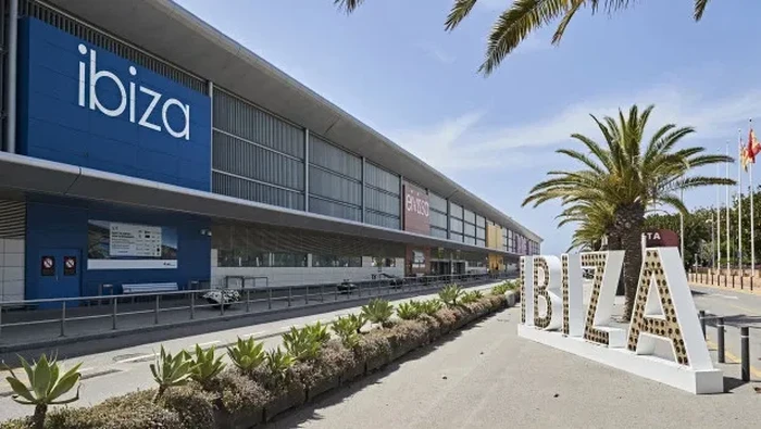 Bandara Ibiza di Spanyol