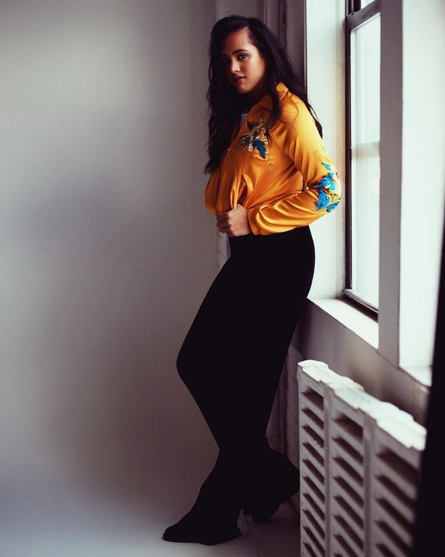 Ini berarti segalanya bagiku. Tahu bahwa keluargaku punya koneksi yang khusus dalam bergulat merupakan hal spesial buatku dan aku bersyukur bisa dapat kesempatan ini, tak hanya untuk bergulat, tapi juga membawa warisan itu, kata Simone kepada WWE. Foto: Instagram/@simonegjohnson