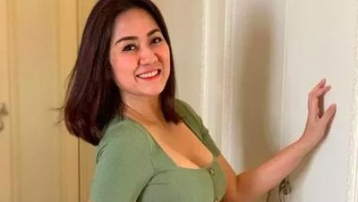 Yuk Lihat Foto Liburan Tante Erni yang Memikat Mata