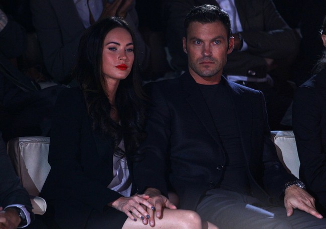 Megan Fox dan Machine Gun Kelly disebut-sebut telah menjalin hubungan pacaran sejak Mei 2020. Megan belum resmi bercerai dari suaminya Brian Austin Power, namun sang suami mengungkapkan bahwa mereka telah berpisah rumah sejak Desember 2019.  Foto: Getty Images