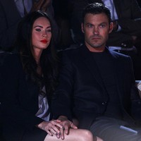 Megan Fox dan Machine Gun Kelly disebut-sebut telah menjalin hubungan pacaran sejak Mei 2020. Megan belum resmi bercerai dari suaminya Brian Austin Power, namun sang suami mengungkapkan bahwa mereka telah berpisah rumah sejak Desember 2019.  Foto: Getty Images