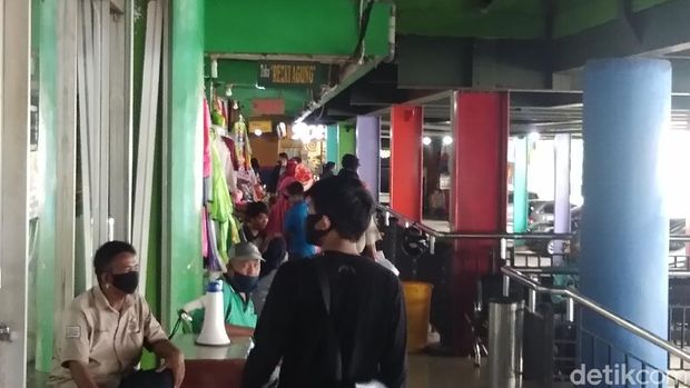 Suasana di Pasar Butung Makassar