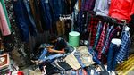 Belanja Lebaran di Pasar Tanah Abang Juga Ramai