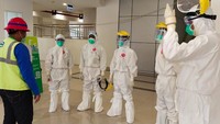 Seperti diketahui, RSD Wisma Atlet memiliki tiga zona yaitu zona hijau, zona kuning dan zona merah. Pemisahan zona tersebut merupakan langkah untuk meminimalkan risiko penularan bagi para tenaga kerja yang berada di sana.