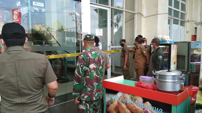 Satpol PP Segel CBD Ciledug