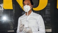 Produk yang dilengkapi dengan teknologi penyaring udara itu diklaim berhasil menekan penyebaran Covid-19 di China. Alat yang terdiri dari Broad Purifier dan Broad Airpro Mask tersebut, dilengkapi dengan teknologi pembersih udara yang dapat menyaring PM2.5 hingga 99,9 persen.