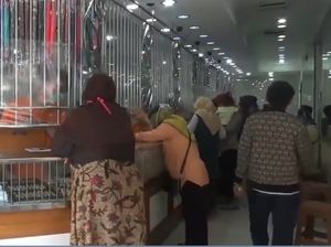 Video Pembeli Serbu Toko Emas di Subang, Abaikan Social Distancing
