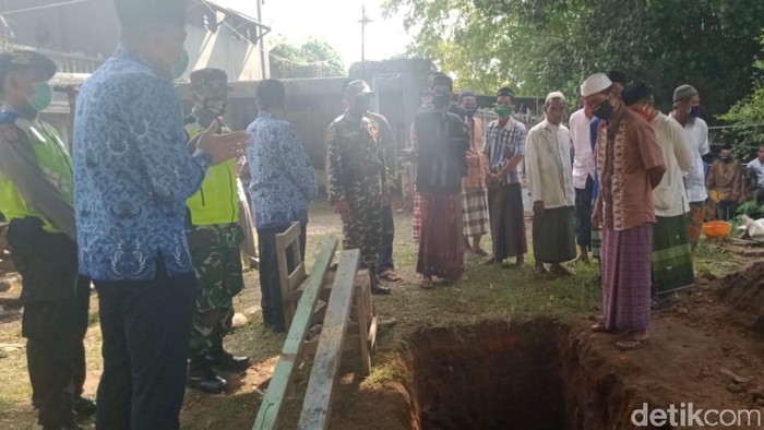 Tokoh masyarakat di Kecamatan Beji, Kabupaten Pasuruan meningal dunia. Pasien meninggal dengan status pasien dalam pengawasan (PDP) Corona.