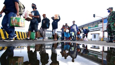 Arus Mudik di Pelabuhan Ketapang H-5 Lebaran