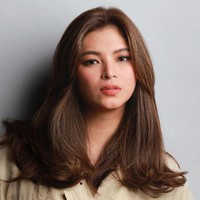 Inilah Angel Locsin, aktris Filipina yang tengah menjadi perbincangan di negaranya karena aksi dermawannya. Perempuan 35 tahun itu menggalang dana untuk pengadaan tes virus Corona bagi warga miskin di Filipina. (Foto: Instagram/@therealangellocsin)