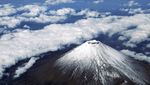 Foto: Gunung Fuji yang Cantik Kini Ditutup