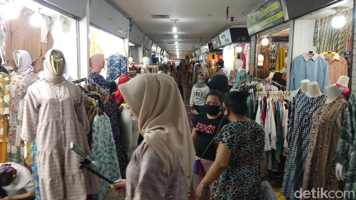 Pandemi Corona, Pasar Butung Makassar Tetap Ramai Pengunjung Jelang Lebaran