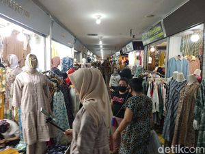 Pandemi Corona, Pasar Butung Makassar Tetap Ramai Pengunjung Jelang Lebaran