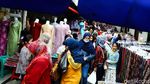 Belanja Lebaran di Pasar Tanah Abang Juga Ramai