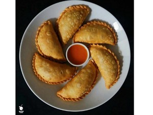 10 Kue Khas Makassar Wajib Dicoba, Jalangkote hingga Taripang