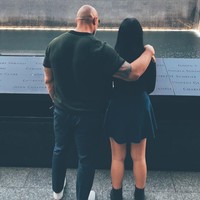 Tapi yang lebih penting adalah dia benar-benar ingin merintis jalan hidupnya sendiri, kata Dwayne Johnson. Foto: Instagram/@simonegjohnson