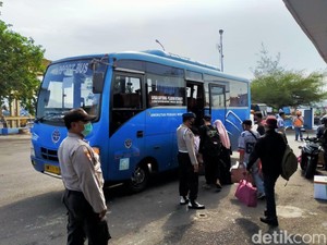 Datang dari Sapeken, 37 Penumpang KM Sabuk Nusantara 92 Dikarantina