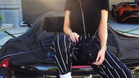 Mobil itu kabarnya dadiah dari Travis Scott, dan hanya tersedia 500 unit di dunia. Foto: Instagram @kyliejenner