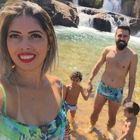 Jaqueline kerap menghadirkan konten travelling bersama suami dan anak-anaknya.  Foto: dok. TikTok, Instagram