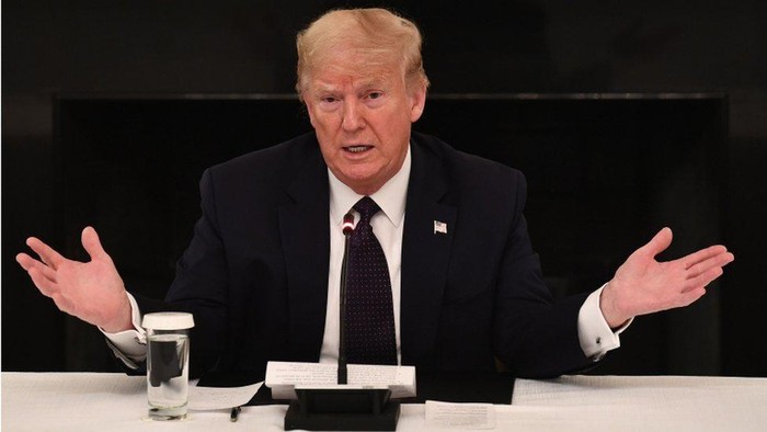 Obat virus corona: Trump konsumsi hidroksiklorokuin yang tidak terbukti keampuhannya untuk tangkal virus corona
