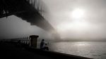 Pesona Sydney Harbour Bridge Berselimut Kabut Tebal