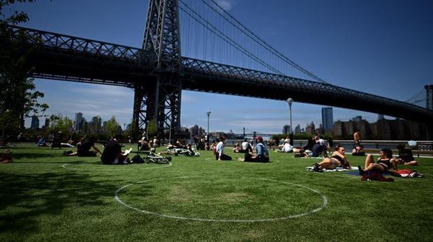 Taman di New York terapkan jarak sosial
