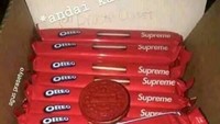 Jangan dulu jual mahal kalau didekati cowok yang kerjanya jualan biskuit. Siapa tau biskuit yang dijual ini biskuit Supreme yang harganya selangit. Auto langsung tajir dong Foto: istimewa