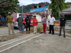 Semen Padang FC Salurkan Hasil Lelang Jersey dalam Bentuk APD