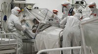 Kini Brasil menggeser Inggris sebagai negara ketiga dengan total kasus infeksi virus Corona terbanyak di dunia, setelah Amerika Serikat (AS) dan Rusia. AP Photo/Edmar Barros.
