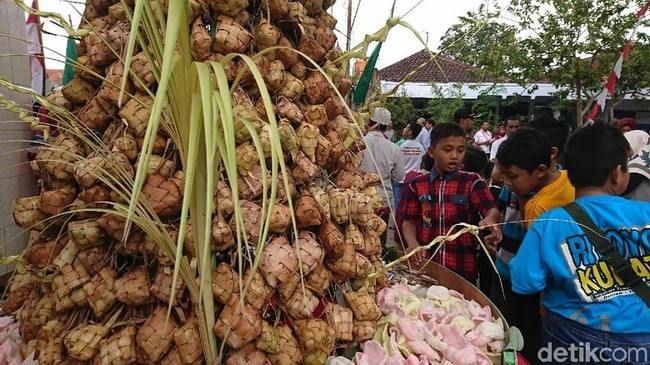 Sebelum COVID-19, Ini Kemeriahan Tradisi Lebaran Ketupat di Lombok