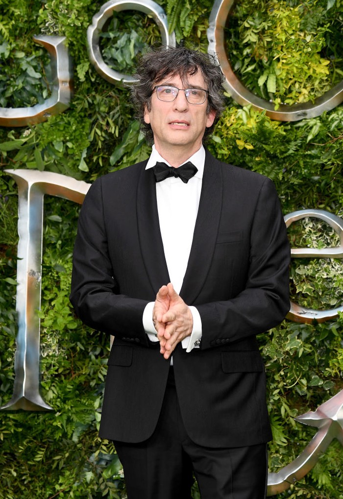 Penulis Neil Gaiman LONDON, ENGLAND - MAY 28: Neil Gaiman attends the Global premiere of Amazon Original Good Omens at Odeon Luxe Leicester Square on May 28, 2019 in London, England. (Photo by Jeff Spicer/Getty Images)