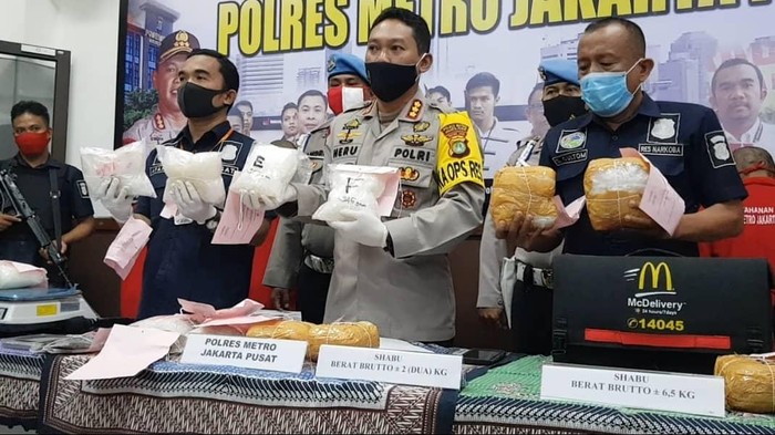 Pengedar 8,5 Kg Sabu dalam Kotak Ayam Goreng di Jakpus Dibekuk