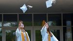 Begini Keseruan Wisuda di Lapangan Parkir Sekolah Maryland