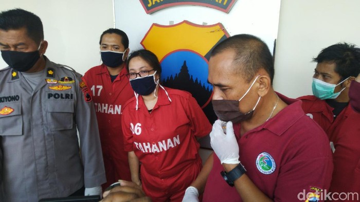 Ersa Destriningsih, wanita driver taksi online di Semarang yang menjadi kuris narkoba