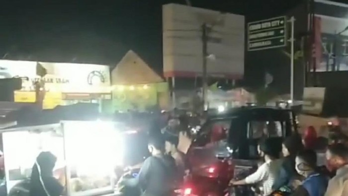 Viral Warga Berkerumum Cari Takjil di Bekasi, Ini Kata Polisi