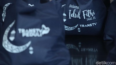TRANS TV Bagikan 300 Paket Sembako