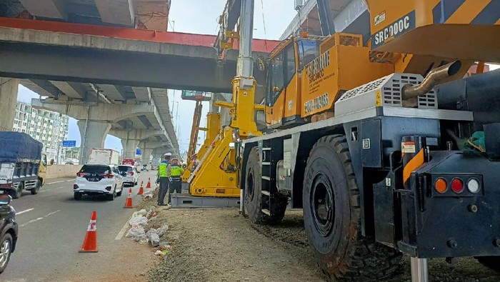 Macet Tol Cikampek Arah Jakarta