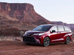 Seharga Rp 500 Jutaan, Intip Spesifikasi MPV Terbaru Toyota Sienna