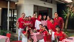 Romantisnya Andre Taulany Saat Kulineran Bareng Keluarga