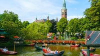 Denmark dan Austria ada di peringkat kelima dengan akses bebas visa ke 187 negara. Ada sejumlah alasan yang membuat paspor bisa diakui sebagai yang terkuat dan paling lemah di dunia. Hal ini tak cuma sebatas banyaknya negara yang bisa dikunjungi orang Jepang tanpa visa, tetapi juga menyangkut situasi politik, ekonomi, dan budaya (Foto: Getty Images)