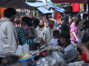 Hiruk Pikuk Aktivitas Warga di Pasar Tanah Sereal