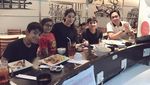 Romantisnya Andre Taulany Saat Kulineran Bareng Keluarga