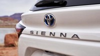 Dari sektor dapur pacu, Mesin V6 3.5-liter lama ditanggalkan dan Sienna hanya akan tersedia dengan powertrain hybrid. Jantung mekanis baru dilengkapi dengan mesin 2.5-liter empat silinder  dan dua motor listrik untuk mendapatkan tenaga hasil gabungan sebesar 243 PS. Menurun sebesar 56 PS dari versi sebelumnya tetapi efisiensi bahan bakar telah meningkat. Sienna Hybrid juga dilengkapi dengan opsi all-wheel-drive. Foto: Toyota