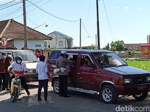 Polisi Kota dan Bupati Kediri Patroli Gabungan Putus Rantai Penyebaran COVID-19
