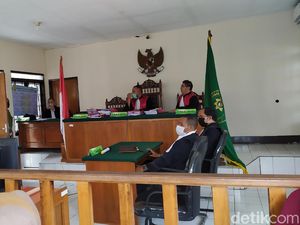 5 Mahasiswa Kasus Terbakar-Tewasnya Polisi Cianjur Divonis 9-12 Tahun Bui