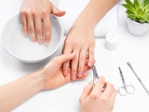 Viral Wanita Kena Kanker Kulit Usai Manicure, Dokter Berikan Tips Agar Tetap Aman