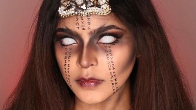 5 Makeup Cetar Jharna Bhagwani, Beauty Vlogger Viral karena Lathi Challenge